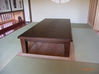 座敷です。　お客様こだわりの琉球畳と掘りコタツです。