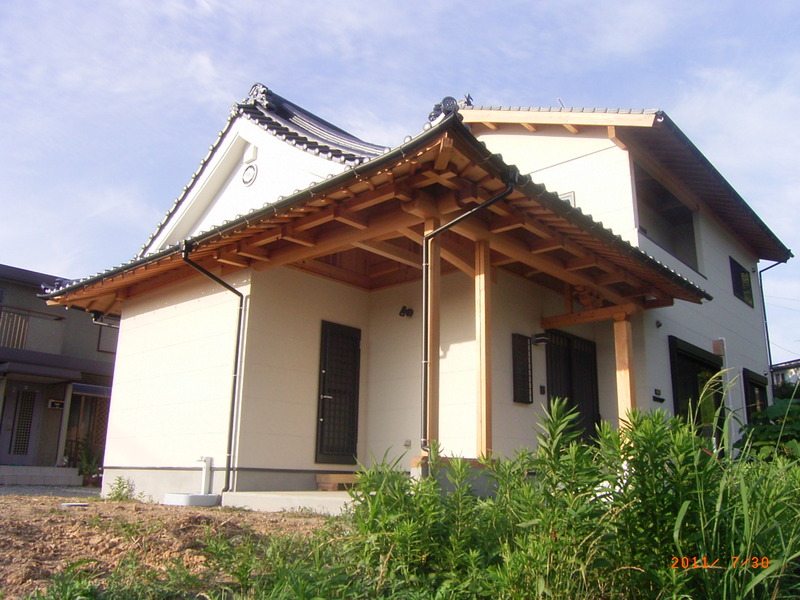 扇垂木のある本格入母屋造りの家　伝統工法本格入母屋造りの家(宗像市K様邸）(木の家)